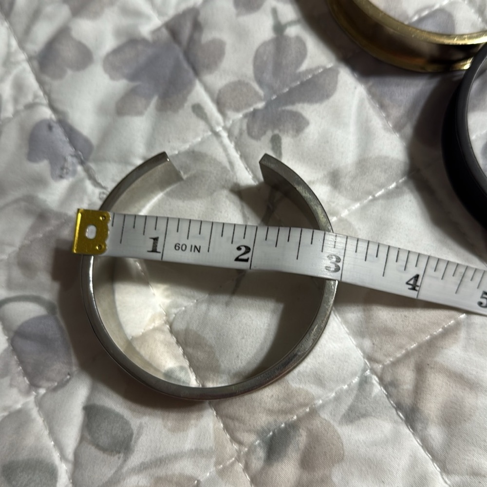 Set/3 open bangle bracelets - Picture 4 of 4